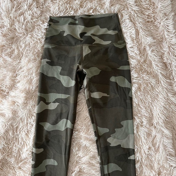 VS Pink green camo high rise leggings - Picture 1 of 5